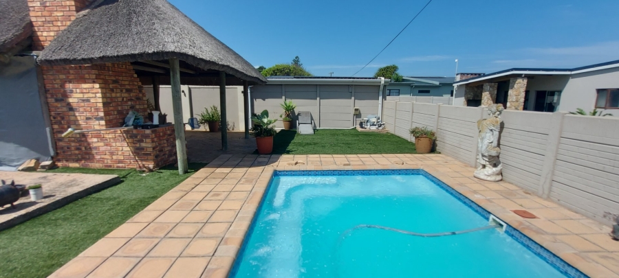 5 Bedroom Property for Sale in Gouritsmond Western Cape